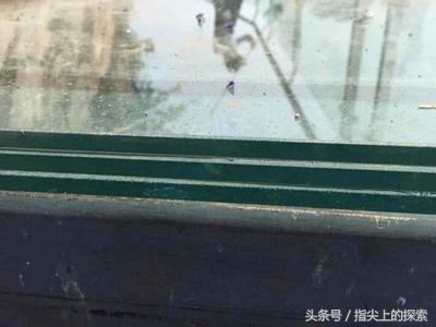 我的天哪！景区玻璃栈道突然碎裂！